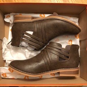 Rocket dog ankle boots, new with tag
